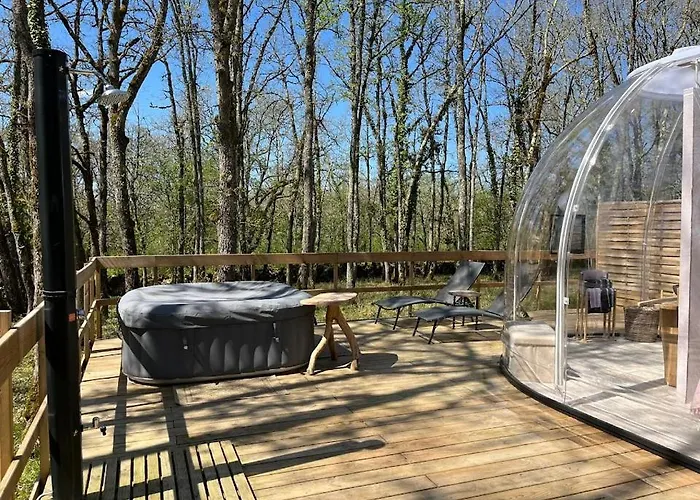 Luxusní stan Bulle De Morphee & Escamps (Lot)